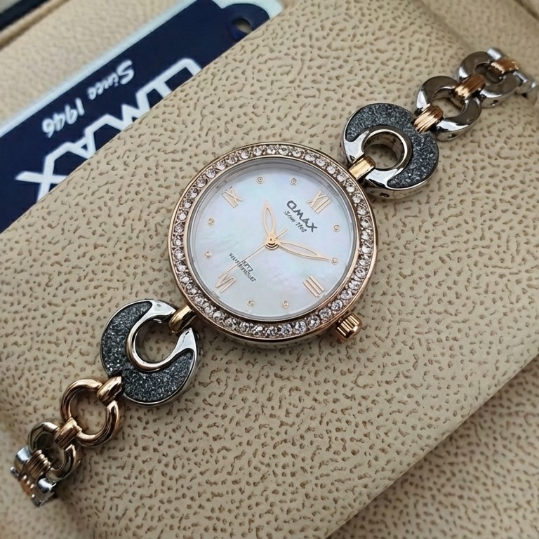 Omax JES 972 Women Chain Analog Watch